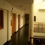 Los Amigos De La Linda